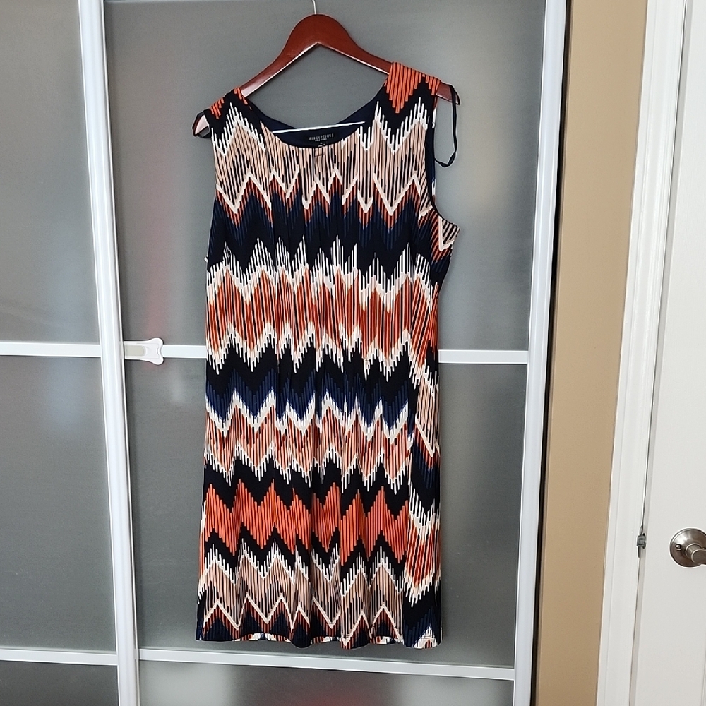 Elegant Blue Midi Dress with Floral Print and Sleeveless Design